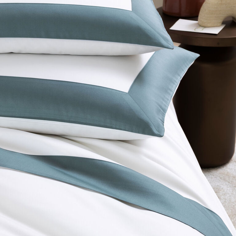 下降 5 Bold Euro Pillowcase
